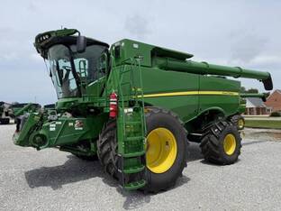 2022 John Deere S780