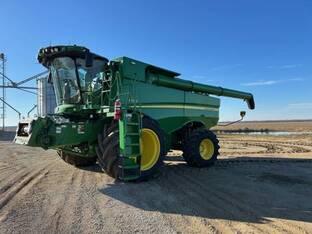2023 John Deere S790