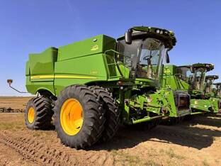 2024 John Deere S780