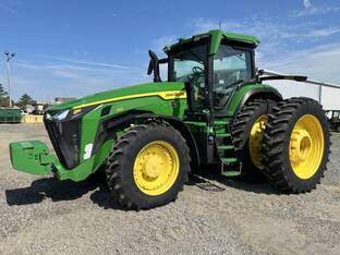 2023 John Deere 8R 250