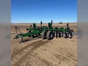 2025 Unverferth ZONEBUILDER 122