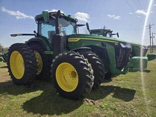 2023 John Deere 8R 310