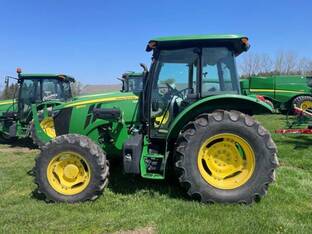 2015 John Deere 5100E