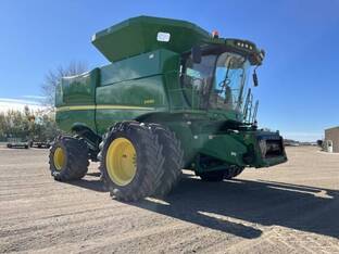 2013 John Deere S690
