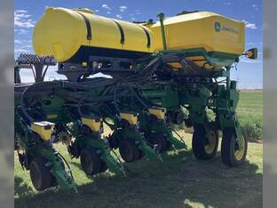2022 John Deere 1775NT
