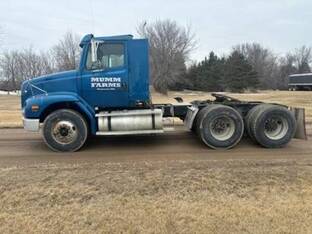 1999 Freightliner CENTURY 112