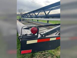 MacDon Industries 3000