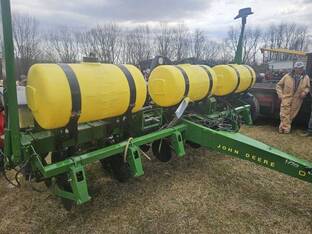 2007 John Deere 1750