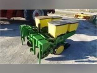 1983 John Deere 7100