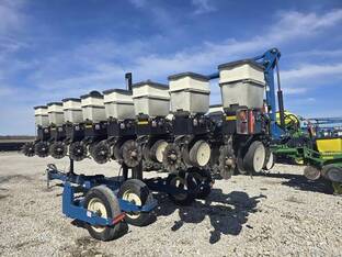 2004 Kinze 3500