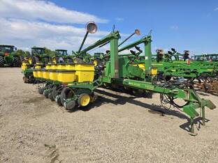 1994 John Deere 7200