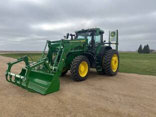 2023 John Deere 7R 270