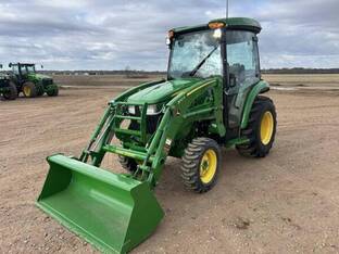 2024 John Deere 3033R