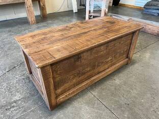 AMISH FURNITURE BLANKET CHEST
