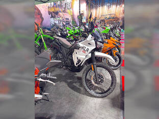 2025 Kawasaki KLR®650 S Pearl Crystal White/Metallic C