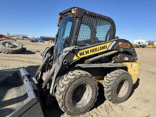 2017 New Holland L220