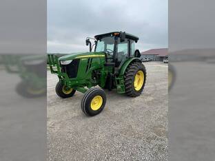 2016 John Deere 6105D