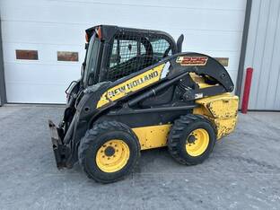 2015 New Holland L225