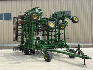 2014 John Deere 2210