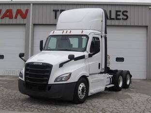 2022 Freightliner CASCADIA 126