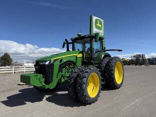 2023 John Deere 8R 230