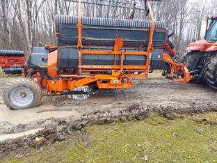 2013 Kuhn MERGE MAXX 902