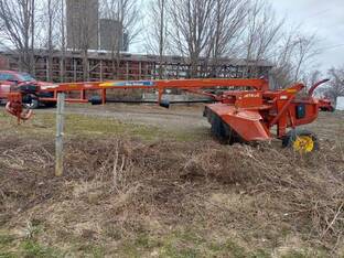 2013 New Holland H7460