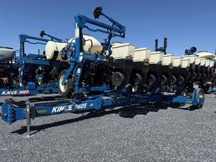 2024 Kinze 3605