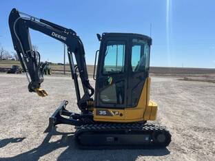 2023 John Deere 35 P
