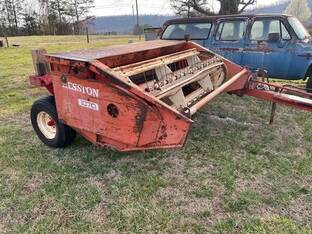 Hesston 1070