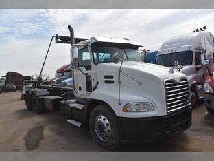 2017 Mack PINNACLE CXU613