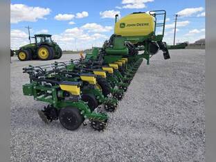 2024 John Deere 1725 CCS