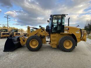 2022 Caterpillar 910