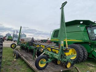 John Deere 7300
