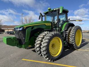 2023 John Deere 8R 230