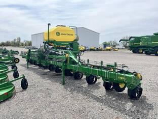 2023 John Deere 1725 CCS