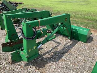 John Deere 148