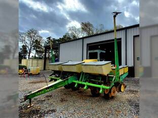 John Deere 7000