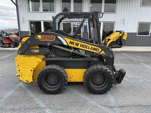 2021 New Holland L318