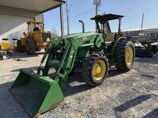 2014 John Deere 5085E