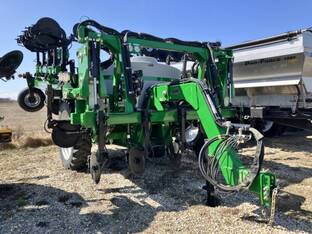 2023 Unverferth 1800