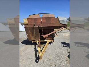 1980 Feeder Wagon 1208