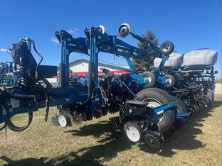 2014 Kinze 4900