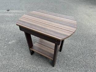 AMISH FURNITURE END TABLE
