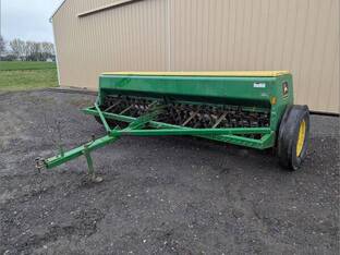 John Deere 8300