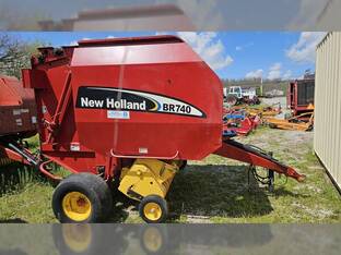 2003 New Holland BR740