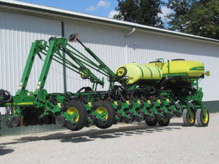 2016 John Deere 1775NT