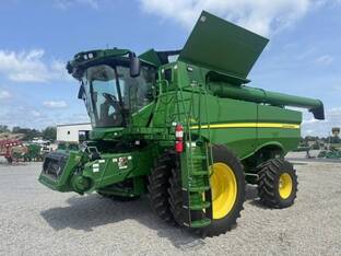 2022 John Deere S760
