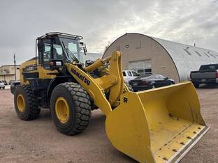 2025 Komatsu WA320-8