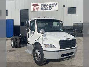 2025 Freightliner BUSINESS CLASS M2 106 PLUS